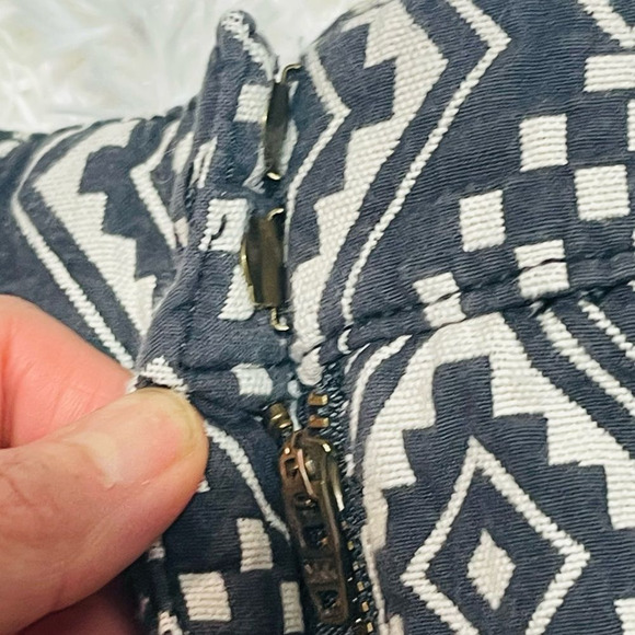 EUC J. Crew Textured Allover Print Chino Shorts 12 Diamond Ikat - Picture 6 of 15